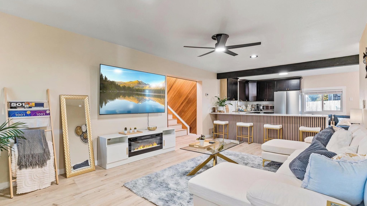 Photo of Livingroom in Eastside