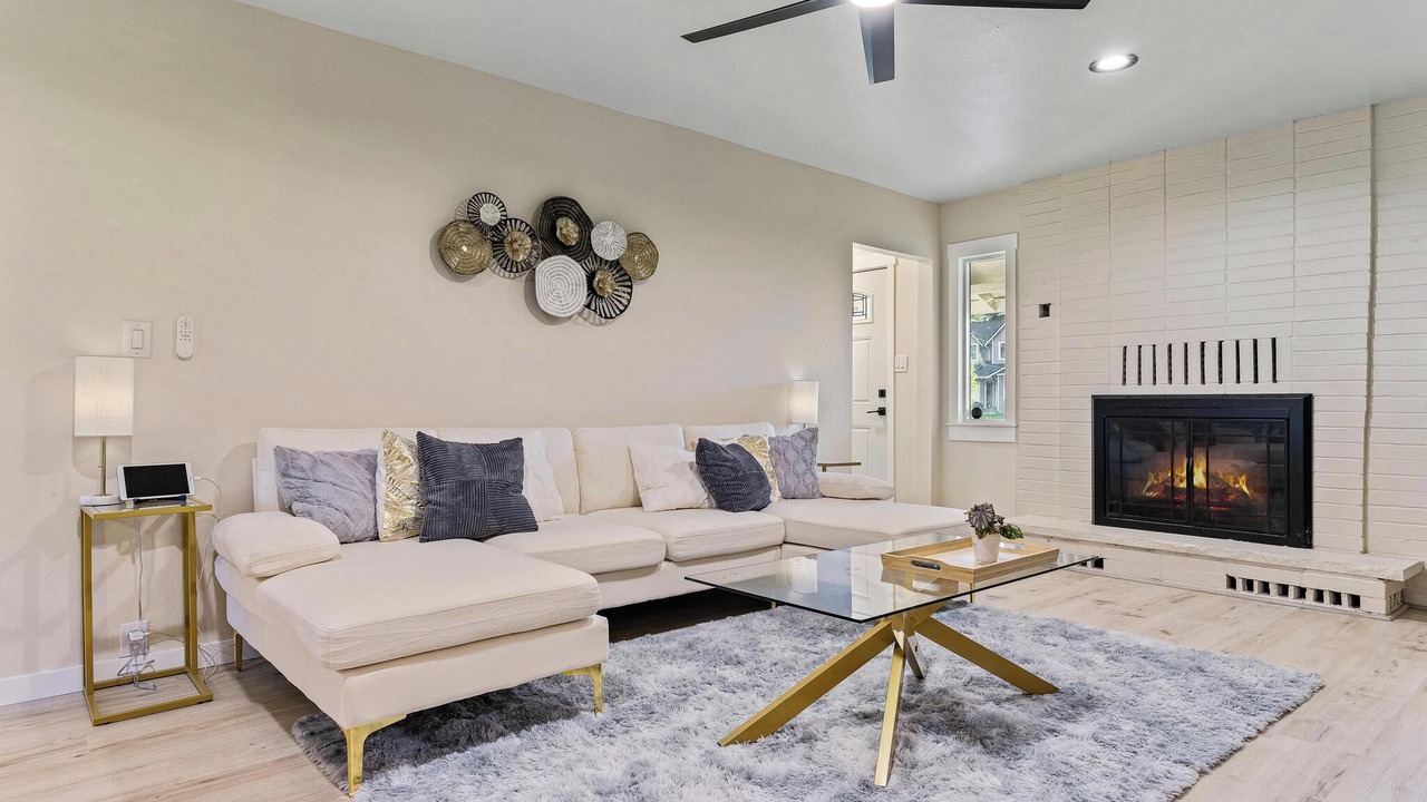 Photo of Livingroom in Eastside