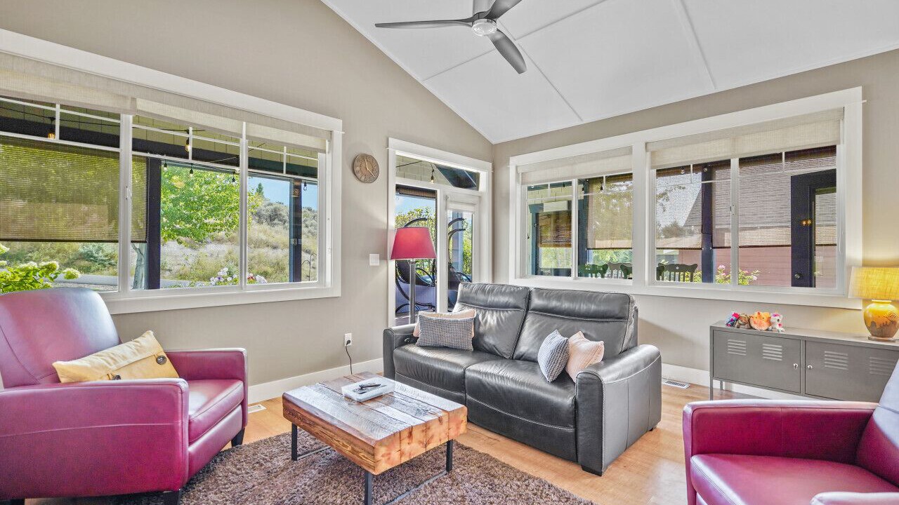 Photo of Livingroom in Oroville