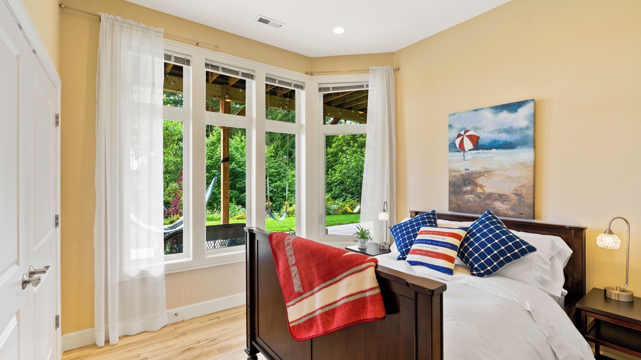 Photo of Bedroom in Inglewood