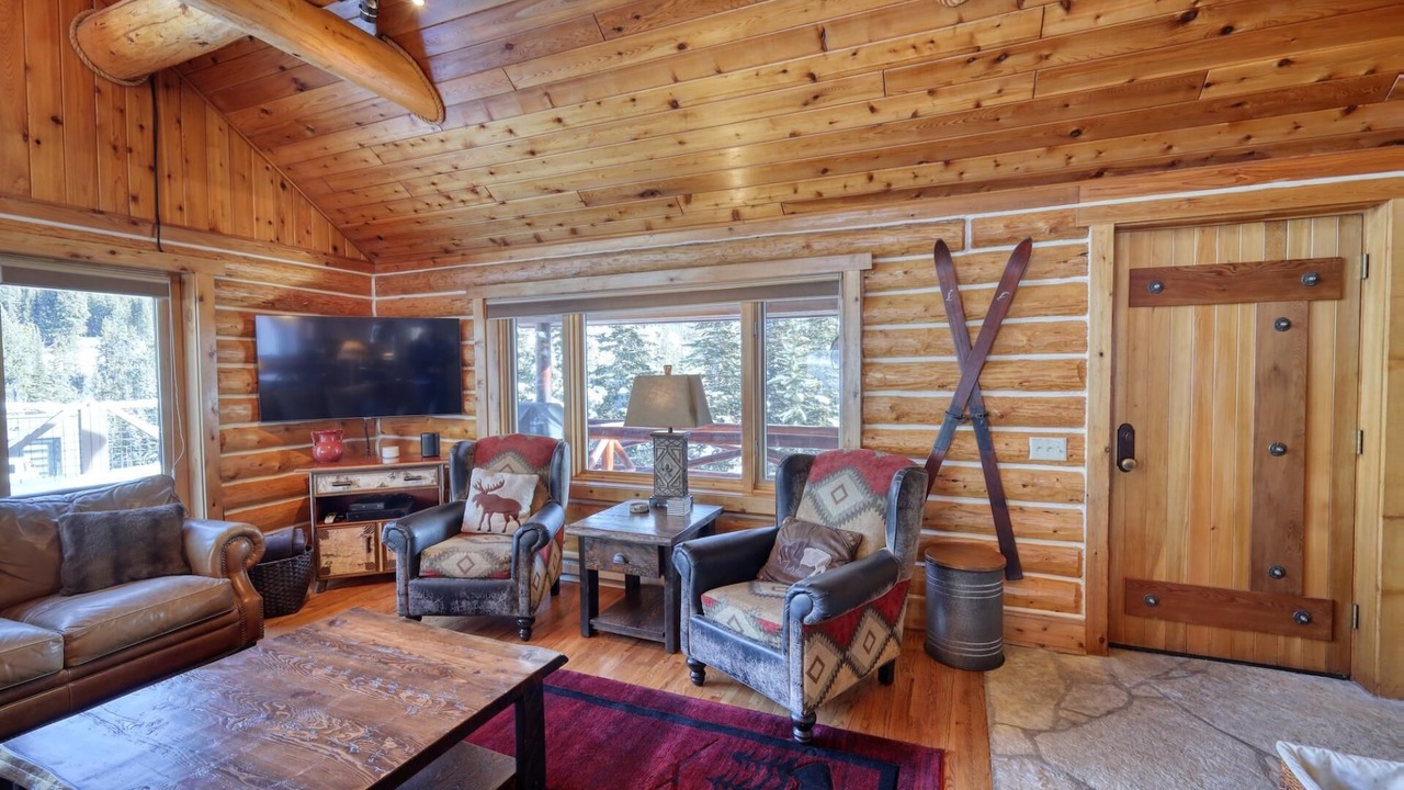 Photo of Livingroom in Big Sky