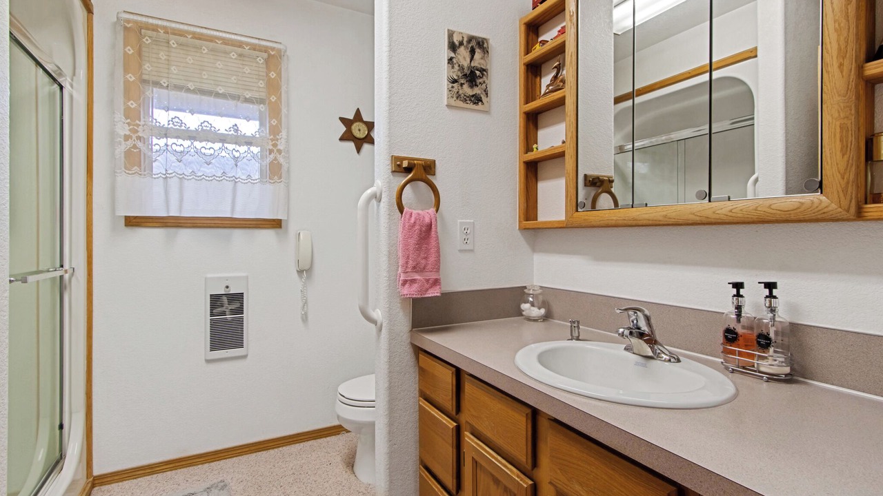 Photo of Bathroom in Gem County