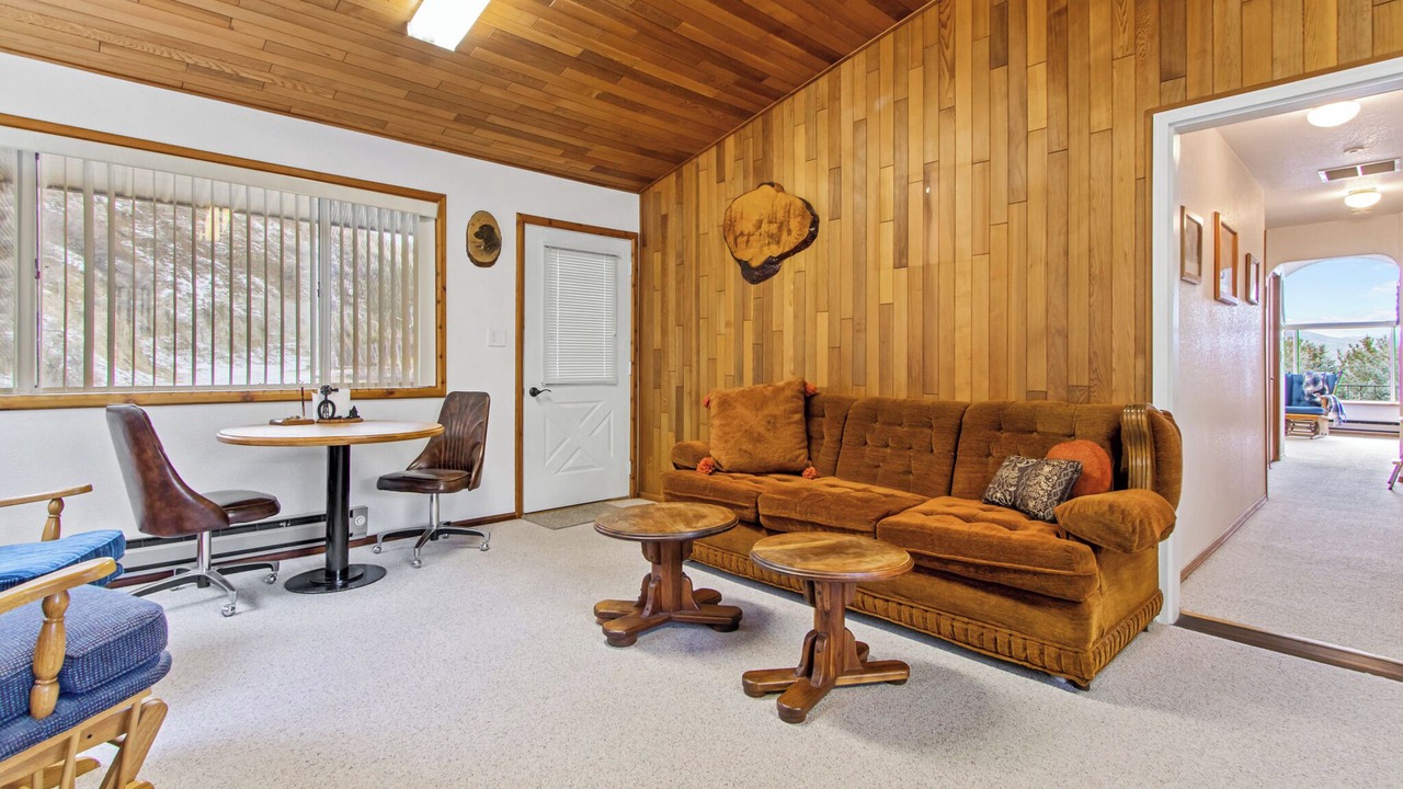 Photo of Livingroom in Gem County