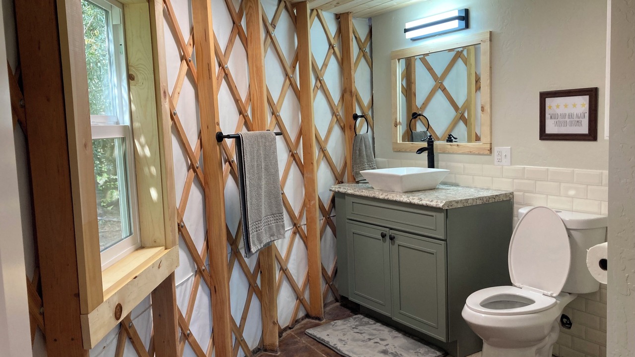 Photo of Bathroom in Buhl