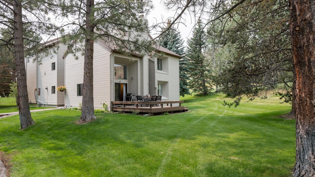 Photo of Outdoor in Elkhorn Village