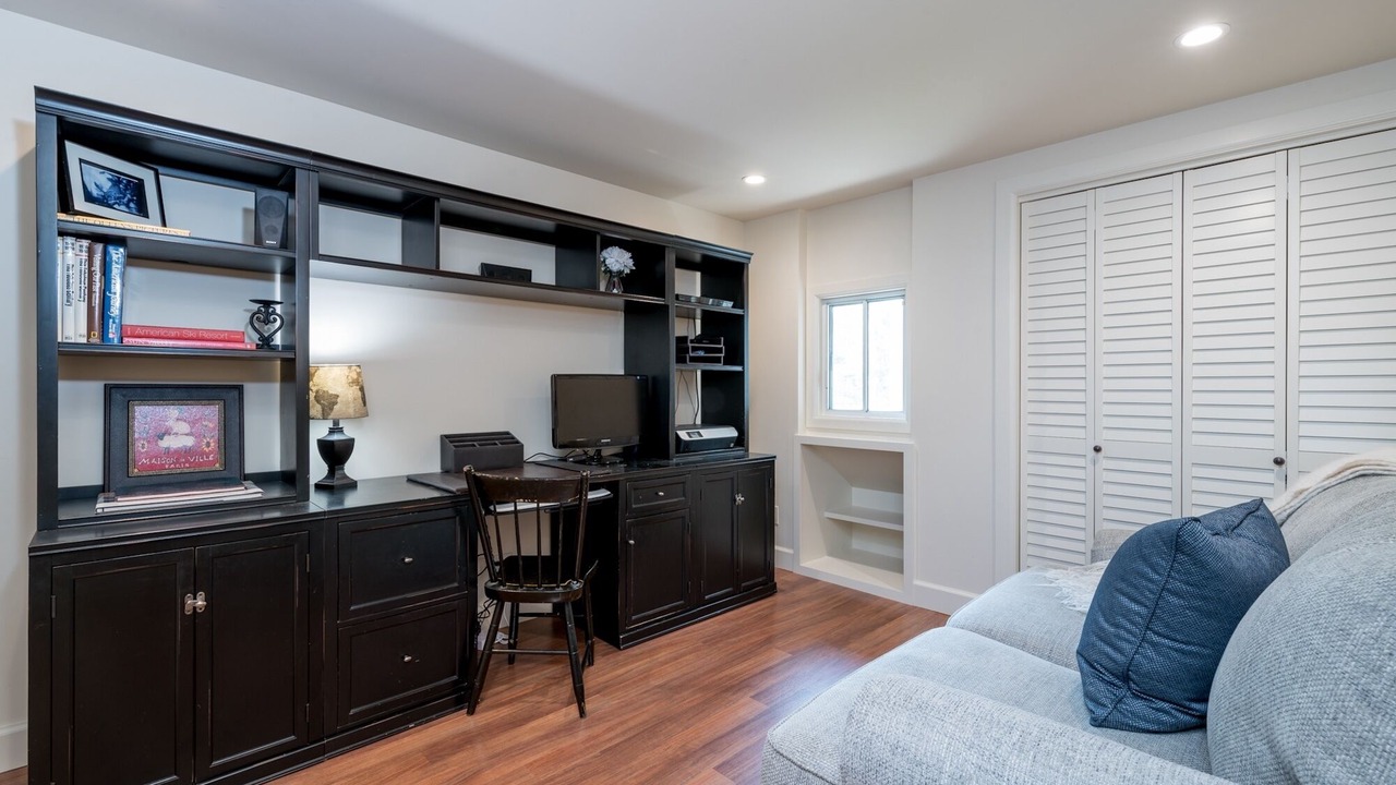 Photo of Livingroom in Elkhorn Village