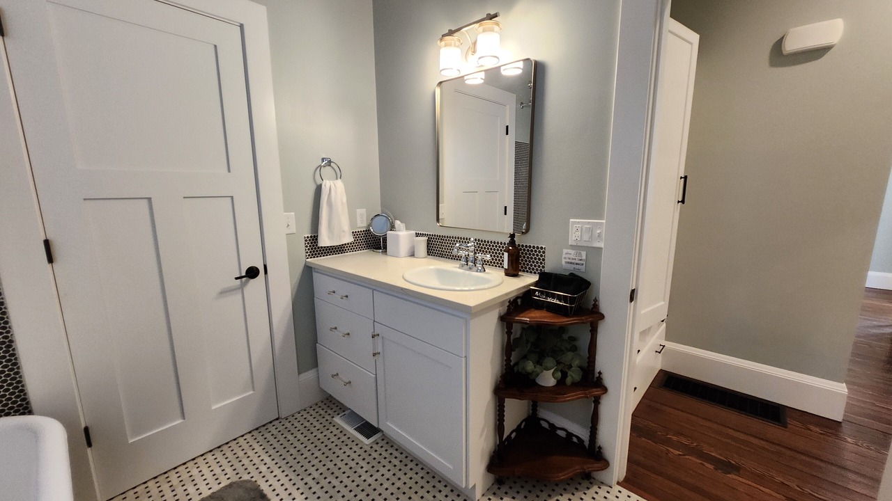 Photo of Bathroom in Stayton