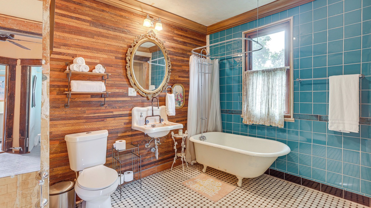 Photo of Bathroom in Crestline Heights
