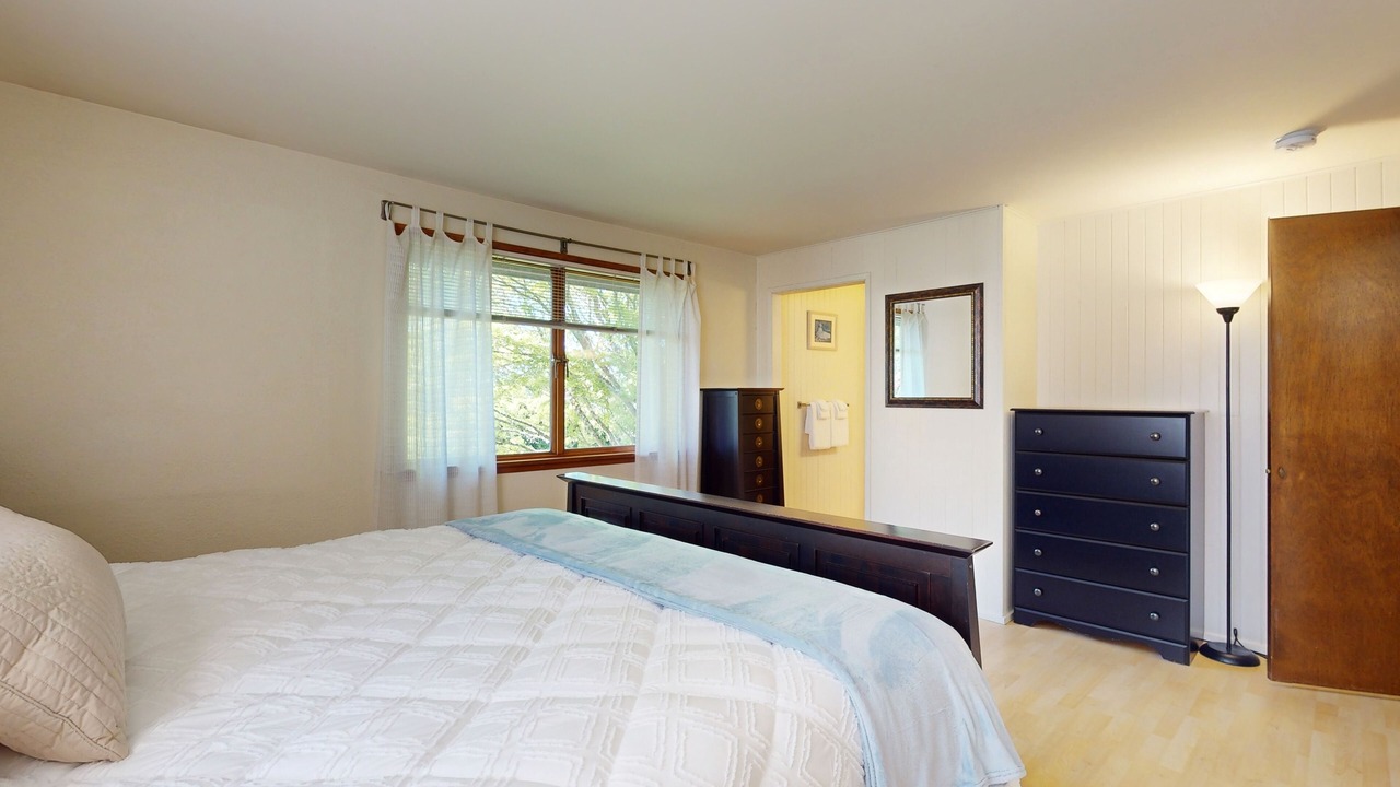Photo of Bedroom in Bainbridge Island