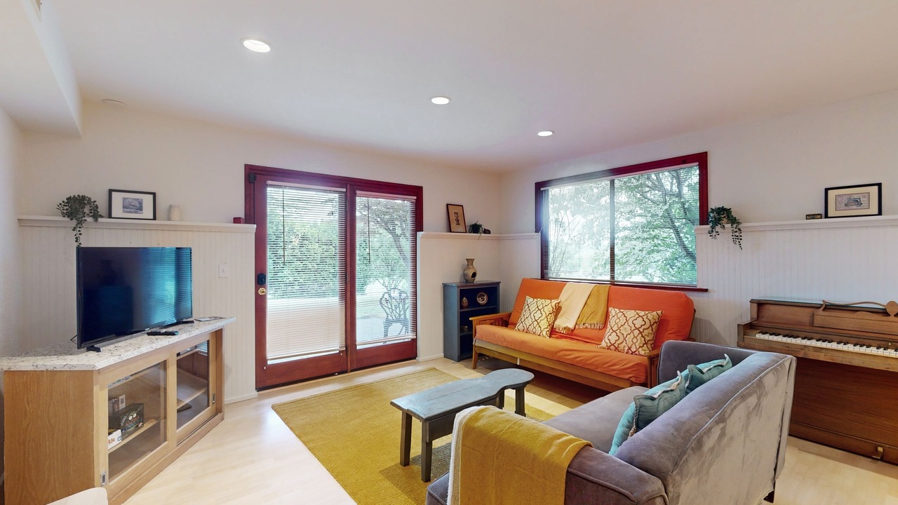 Photo of Livingroom in Bainbridge Island
