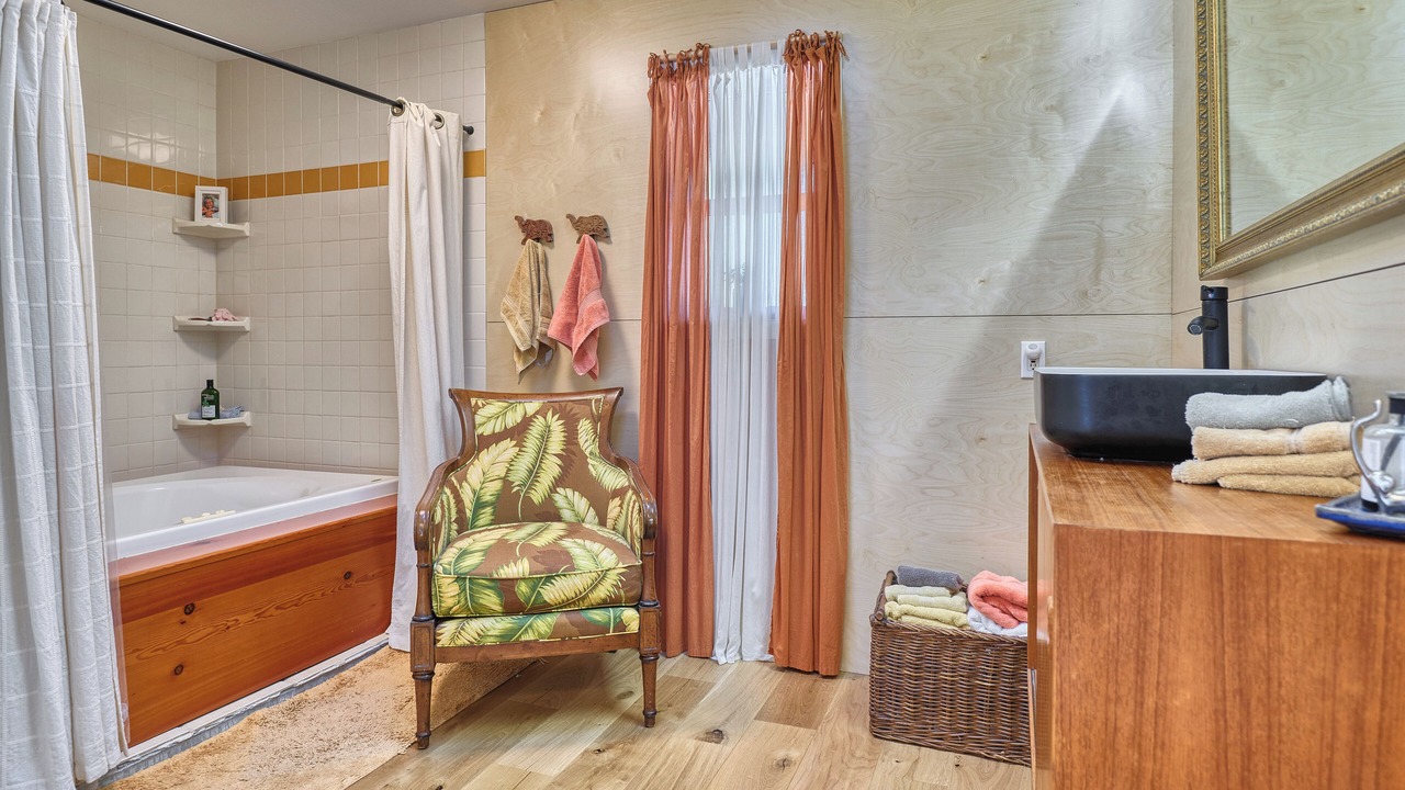 Photo of Bathroom in Point Roberts