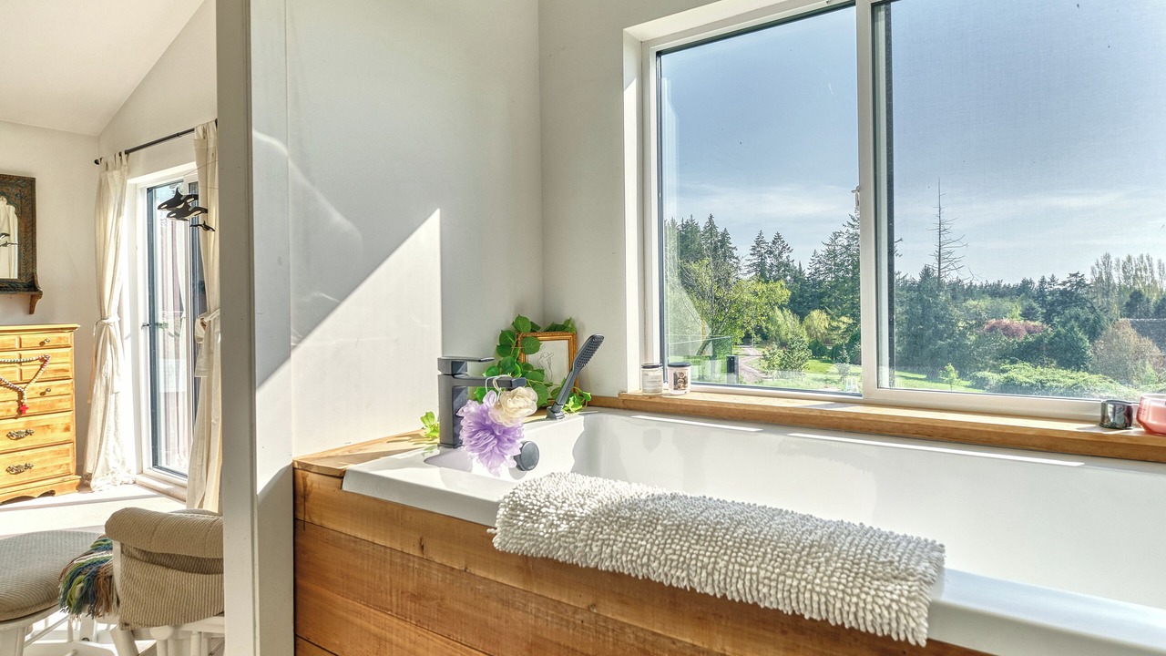 Photo of Bathroom in Point Roberts