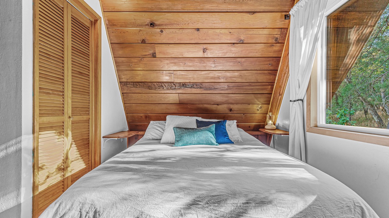 Photo of Bedroom in Grants Pass