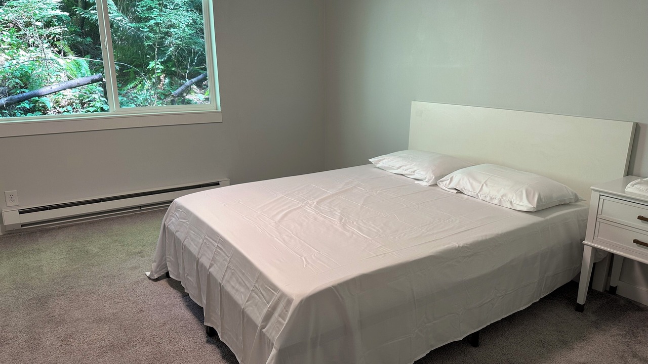 Photo of Bedroom in Edmonds