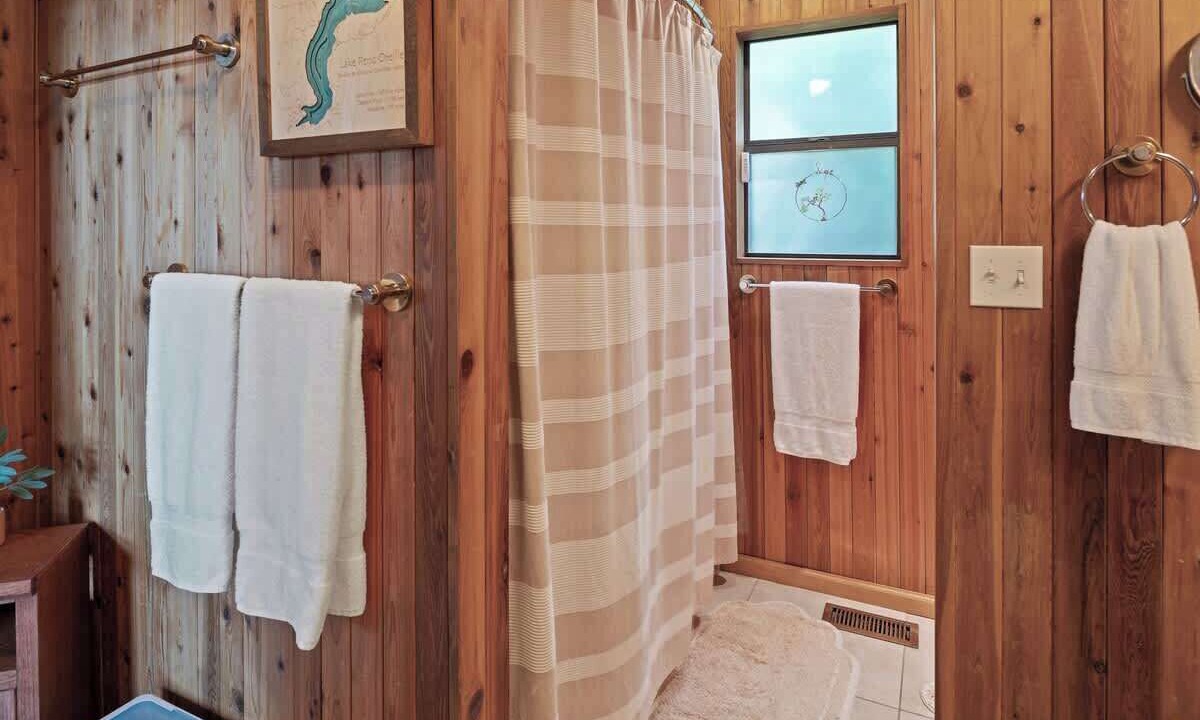 Photo of Bathroom in Sandpoint