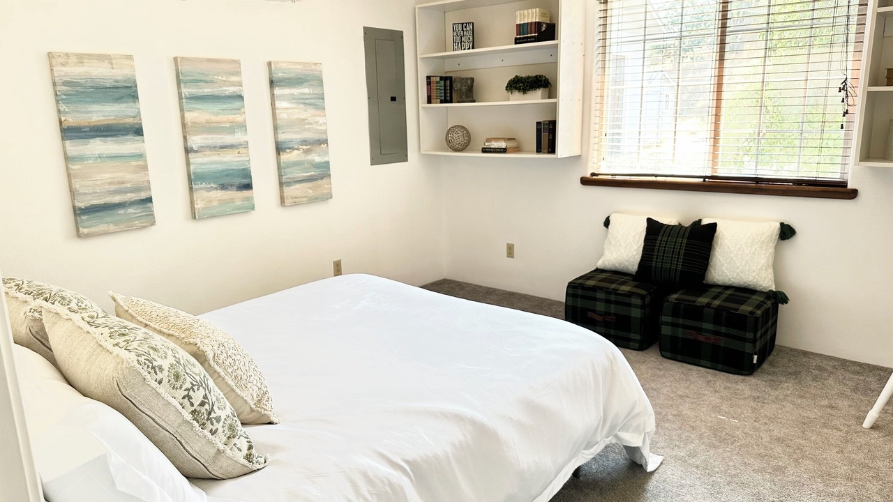 Photo of Bedroom in Eagle Point