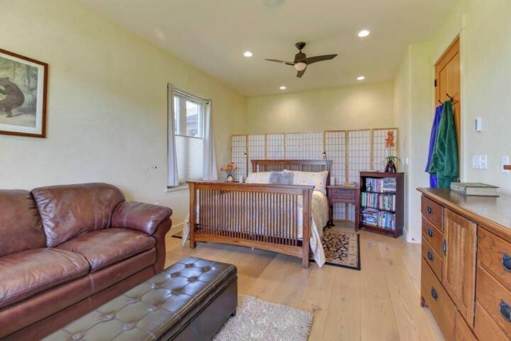 Photo of Livingroom in Bend