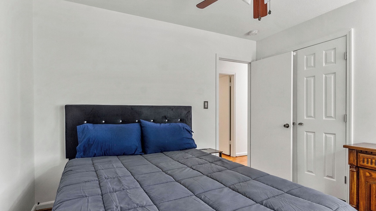Photo of Bedroom in Northport