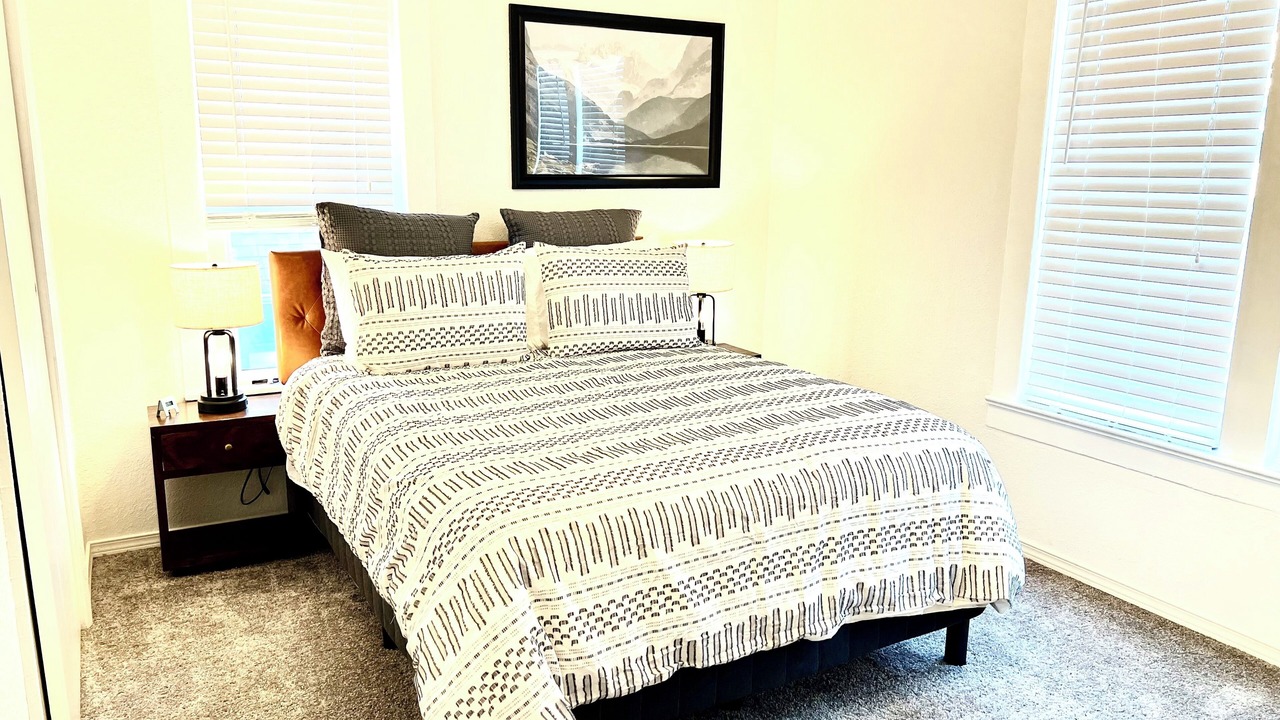 Photo of Bedroom in Eatonville
