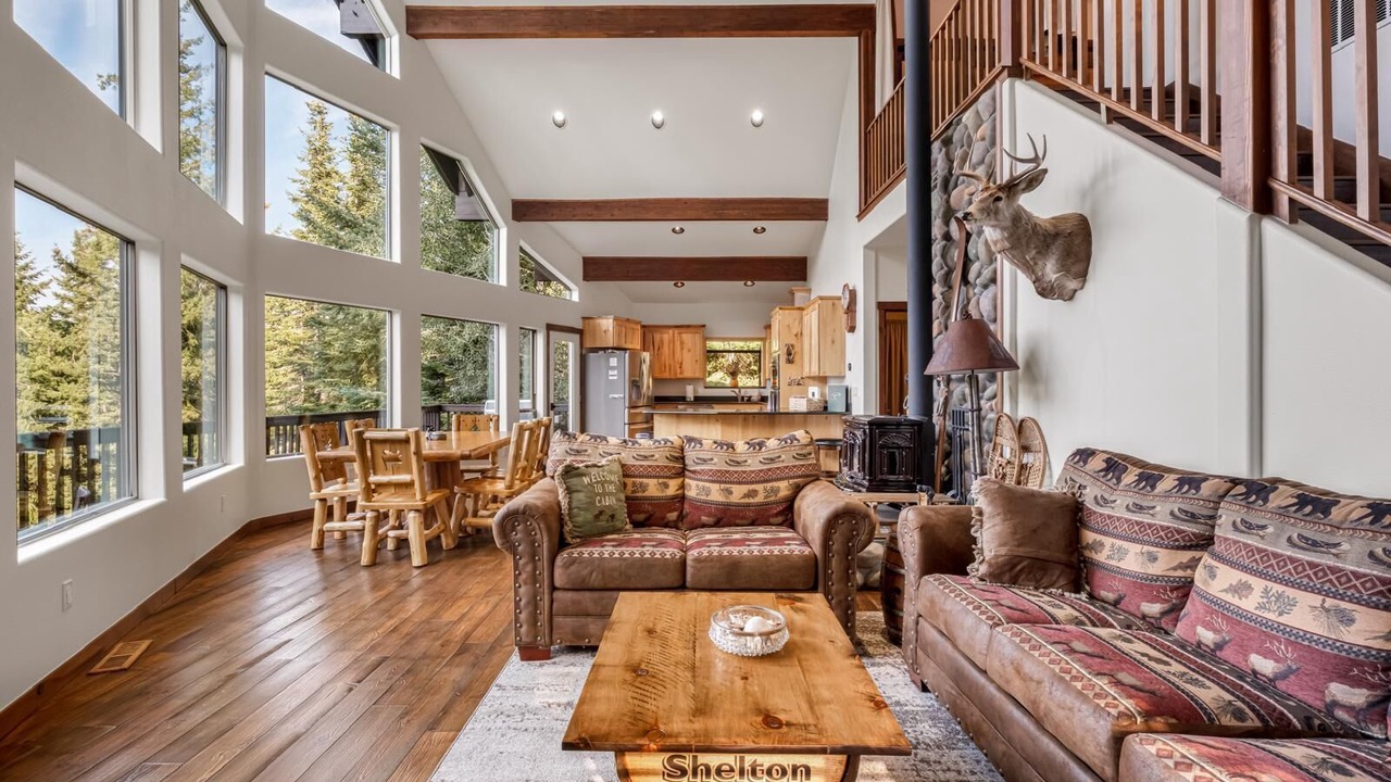 Photo of Livingroom in Cle Elum