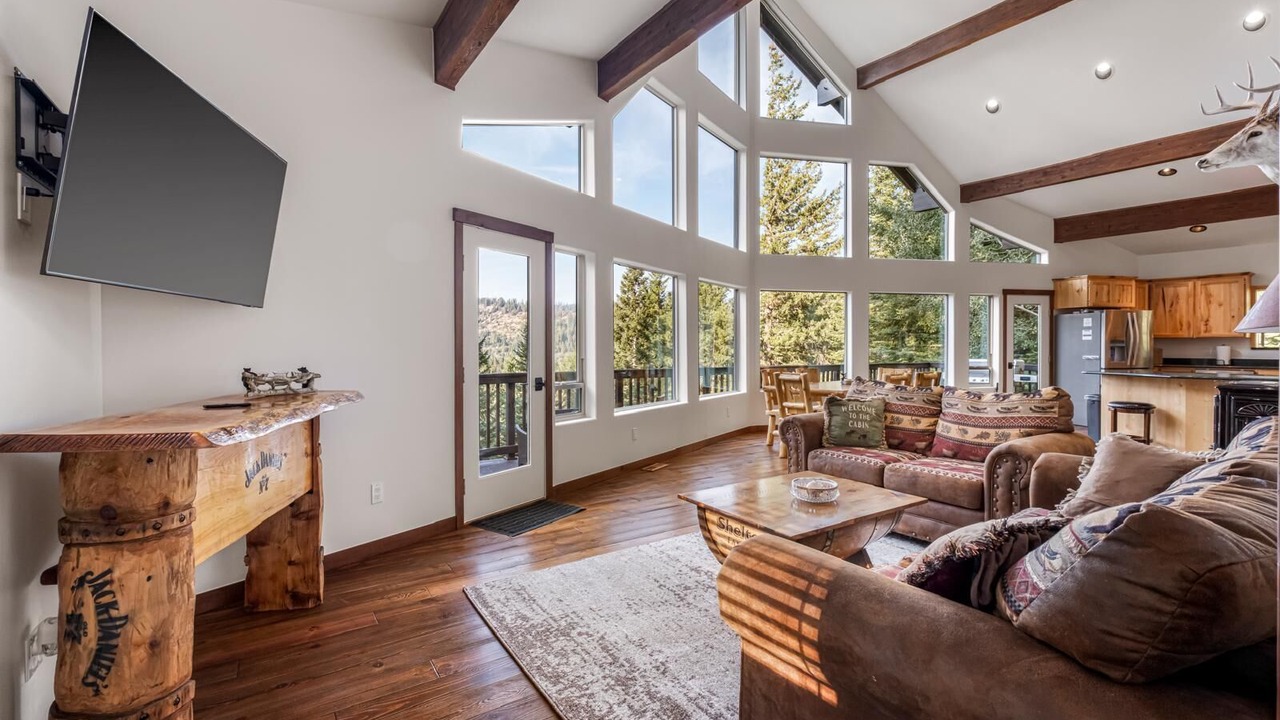 Photo of Livingroom in Cle Elum