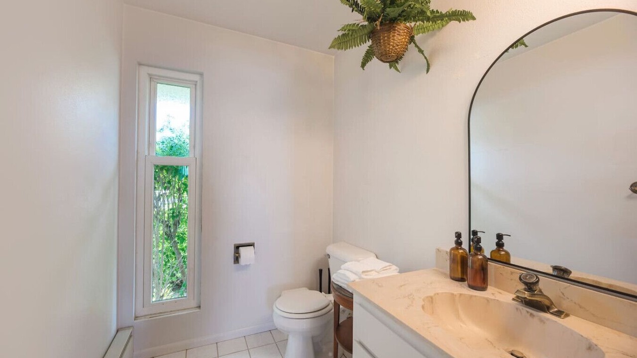 Photo of Bathroom in Oak Harbor