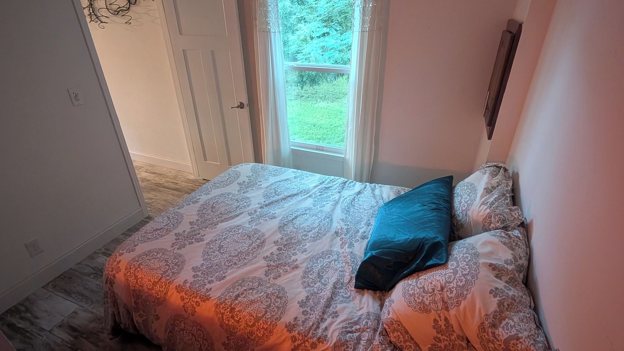 Photo of Bedroom in Chattaroy