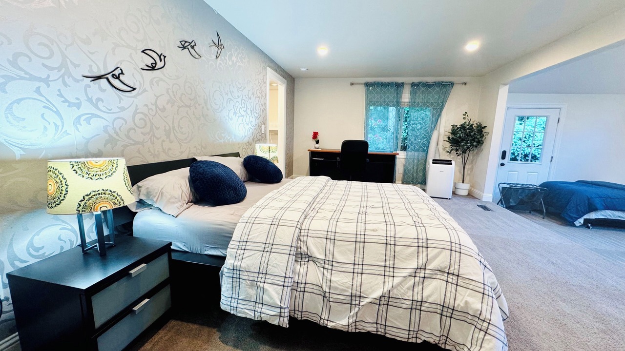 Photo of Bedroom in Cottage Lake