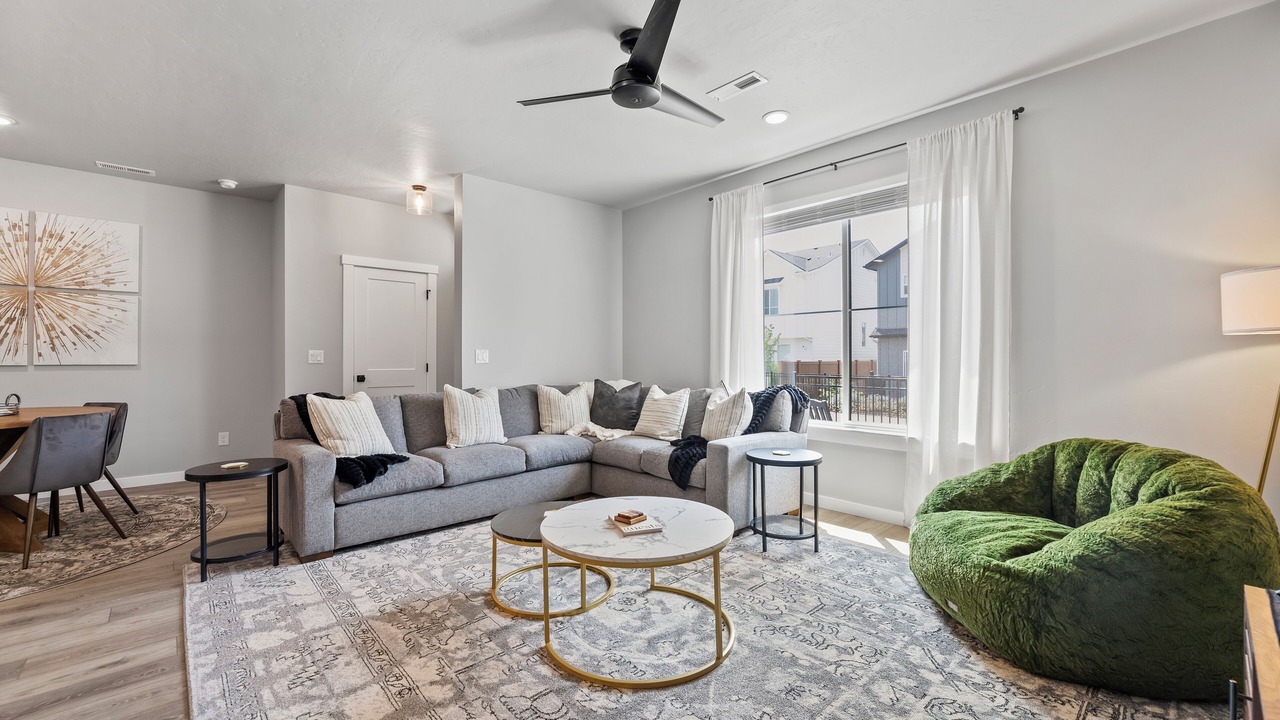 Photo of Livingroom in Southwest Ada County Alliance