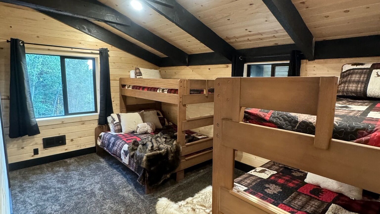 Photo of Bedroom in Island Park