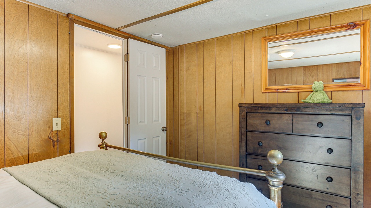 Photo of Bedroom in Crescent