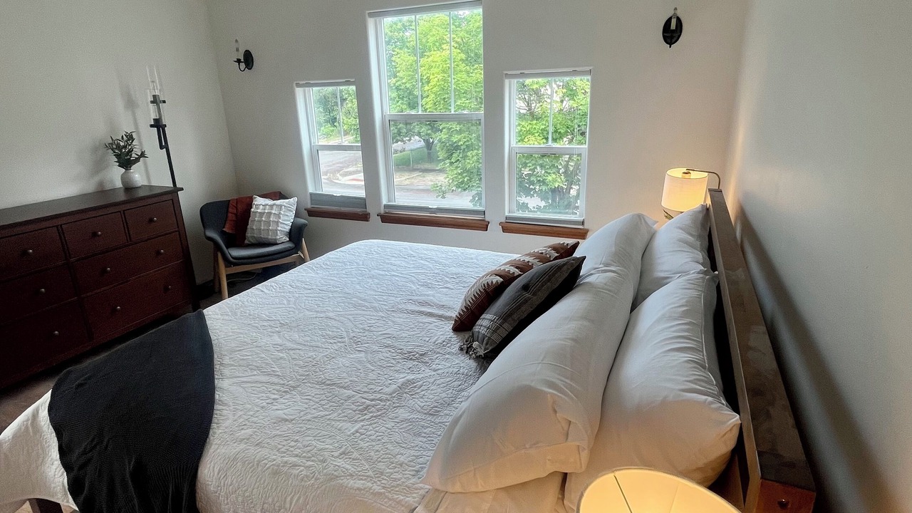 Photo of Bedroom in Franklin to the Fort