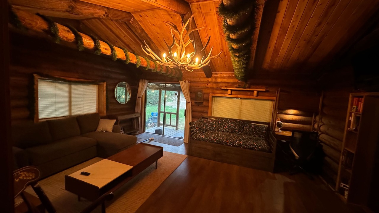Photo of Livingroom in Boundary County