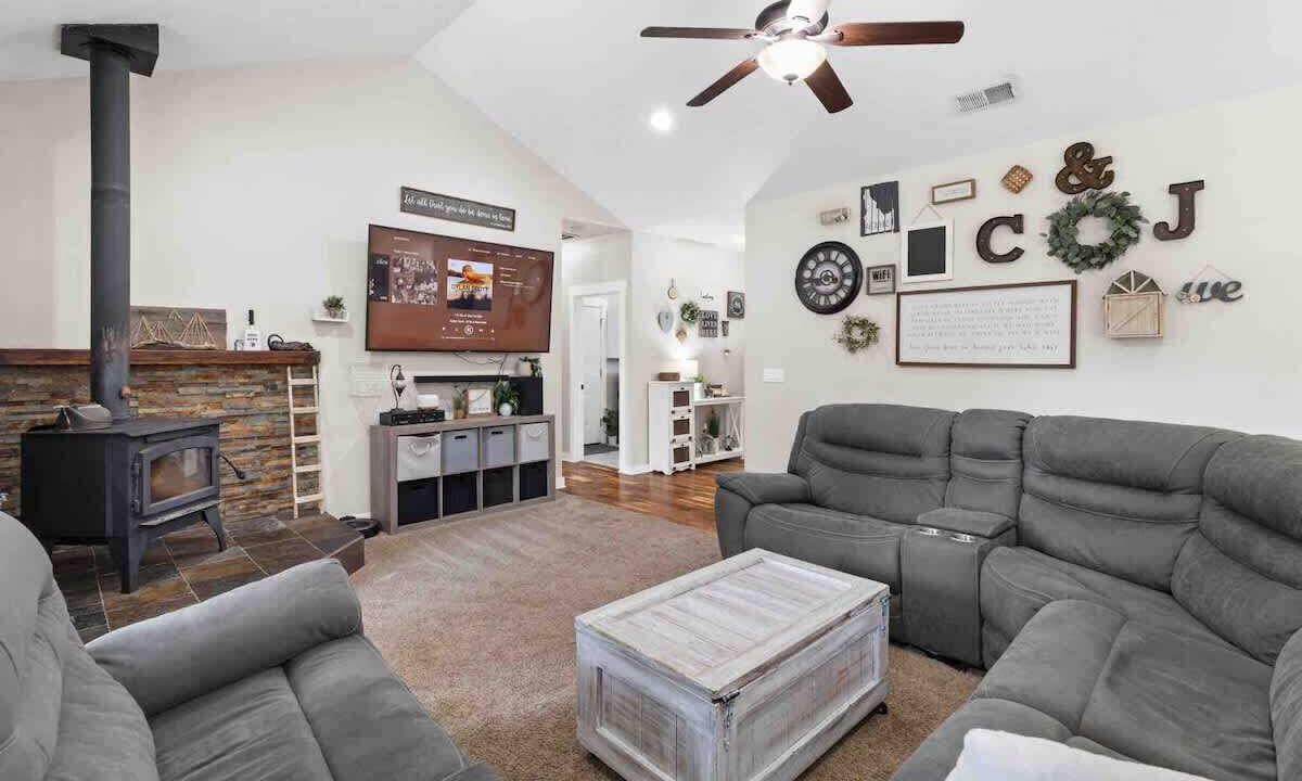Photo of Livingroom in Bonner County