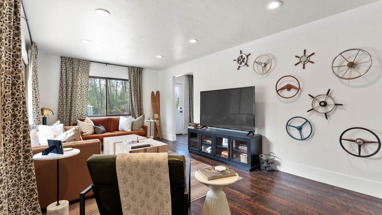 Photo of Livingroom in Nine Mile Falls
