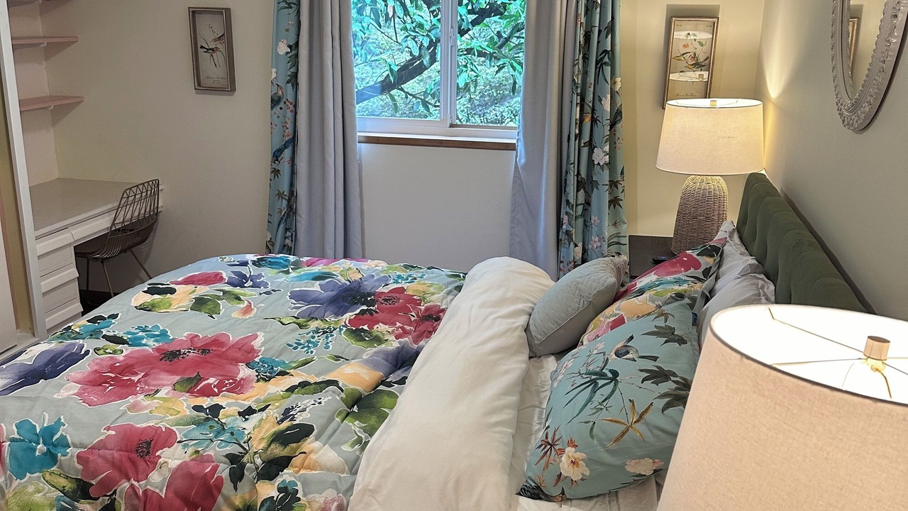Photo of Bedroom in Seahurst