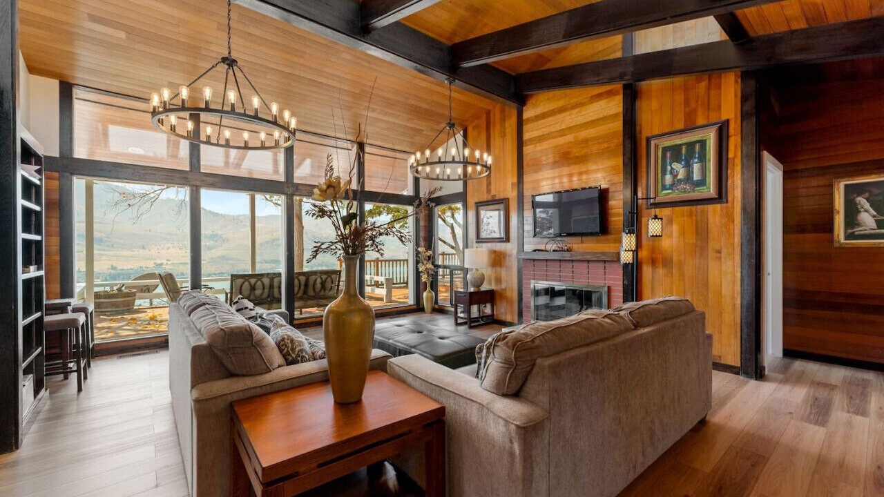 Photo of Livingroom in Chelan