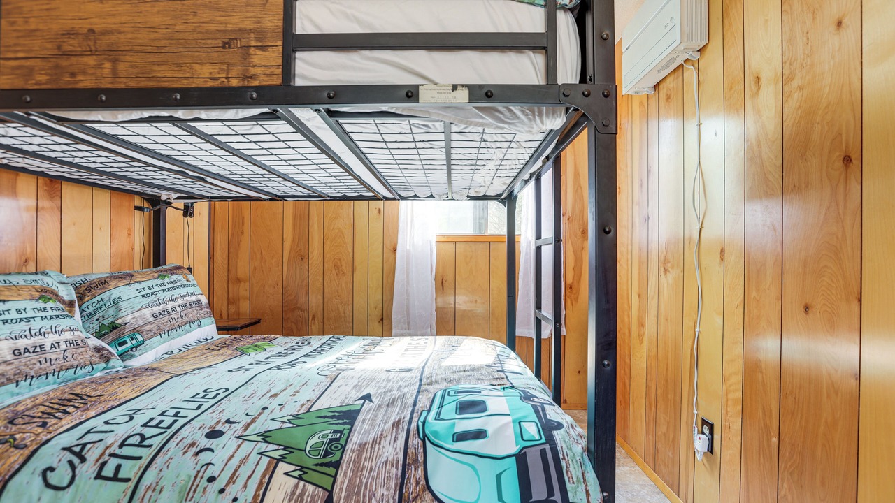 Photo of Bedroom in La Pine