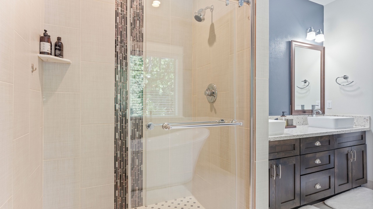 Photo of Bathroom in Bull Mountain