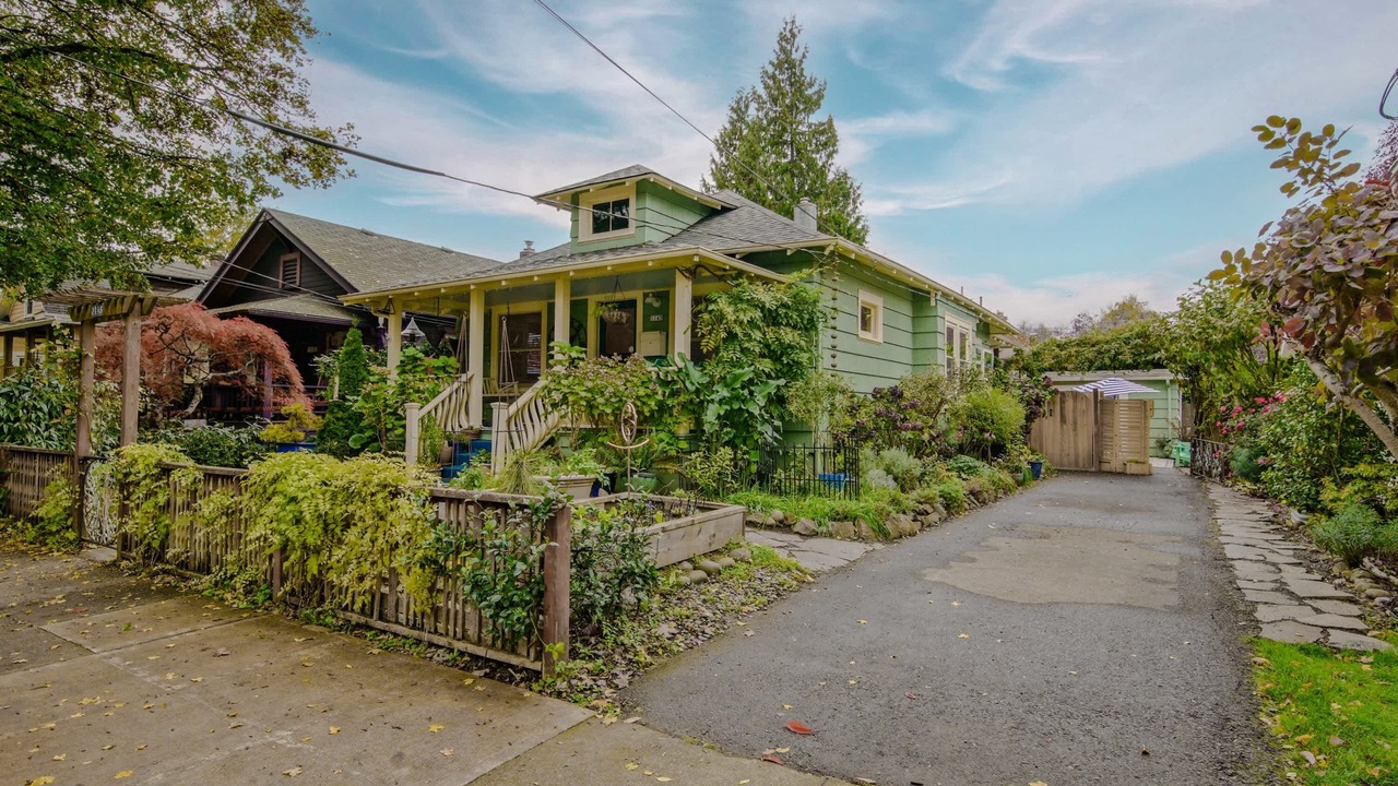Photo of Others in Sellwood-Moreland
