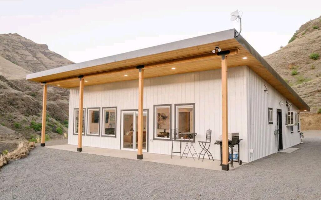 Photo of Outdoor in White Bird