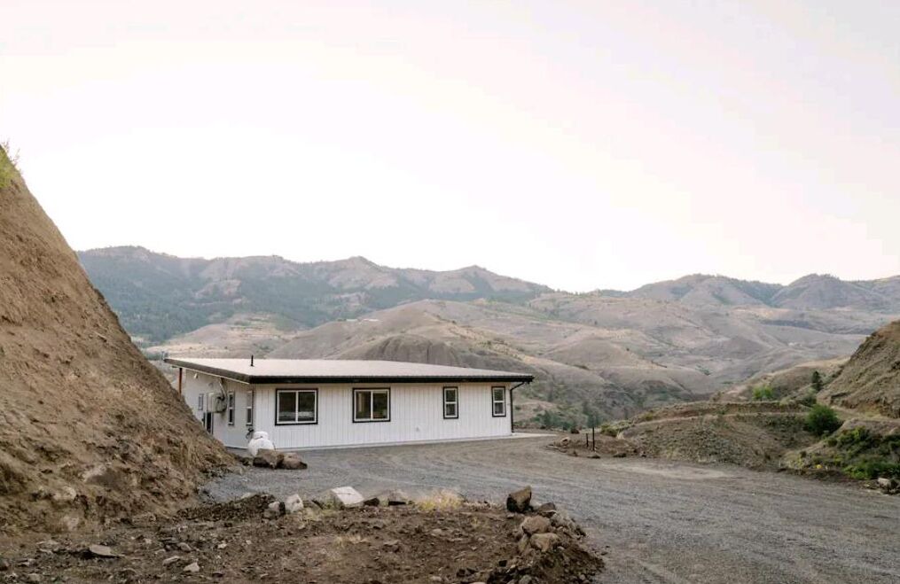 Photo of Outdoor in White Bird