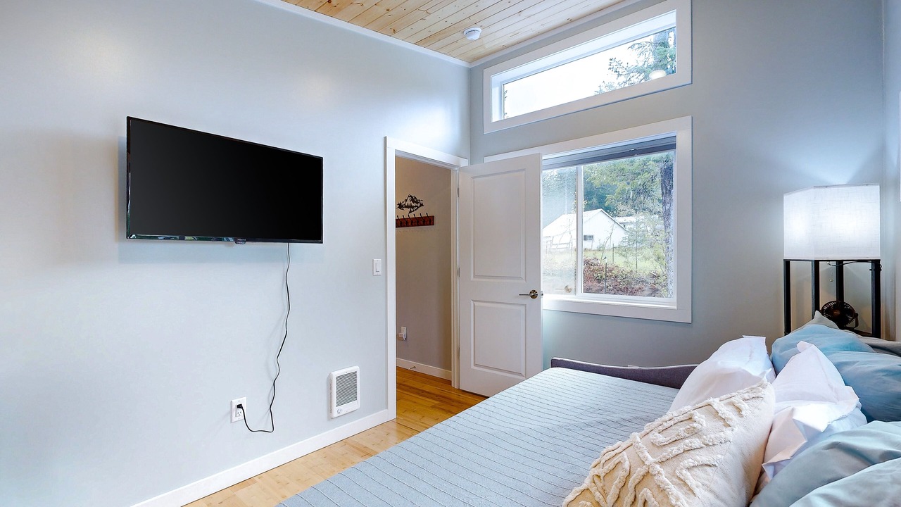 Photo of Bedroom in Carson
