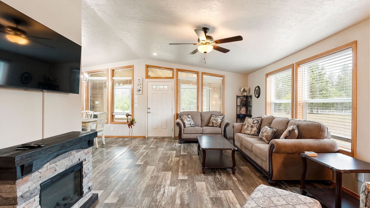 Photo of Livingroom in Deer Park