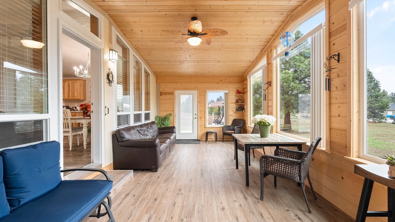 Photo of Livingroom in Deer Park