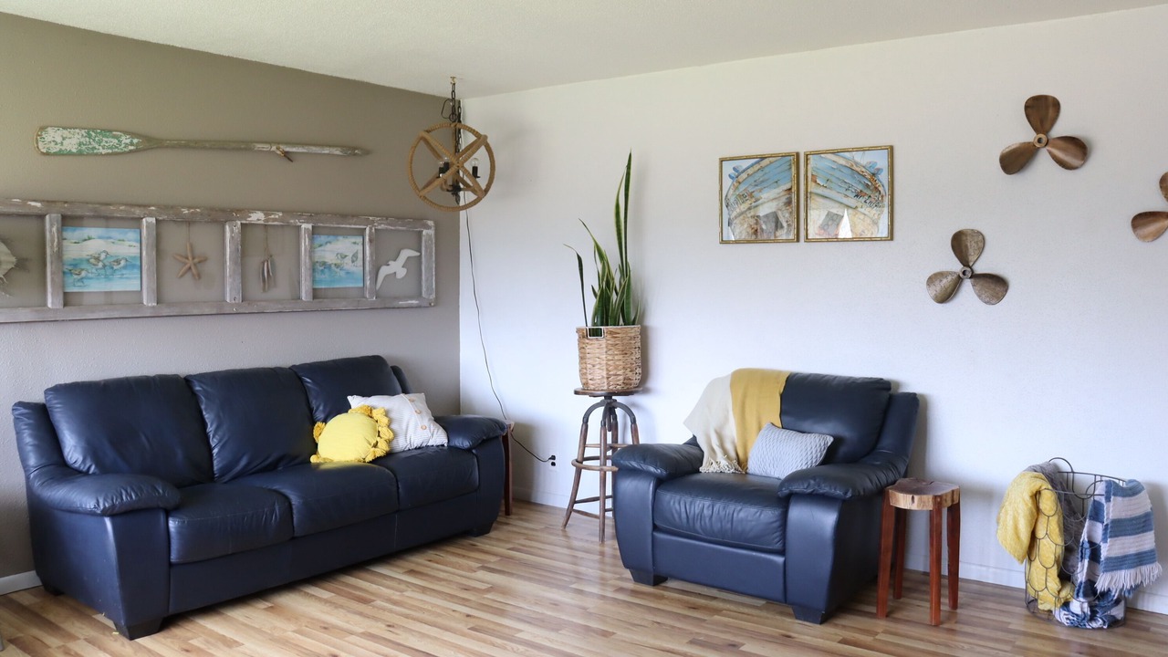 Photo of Livingroom in McLean County