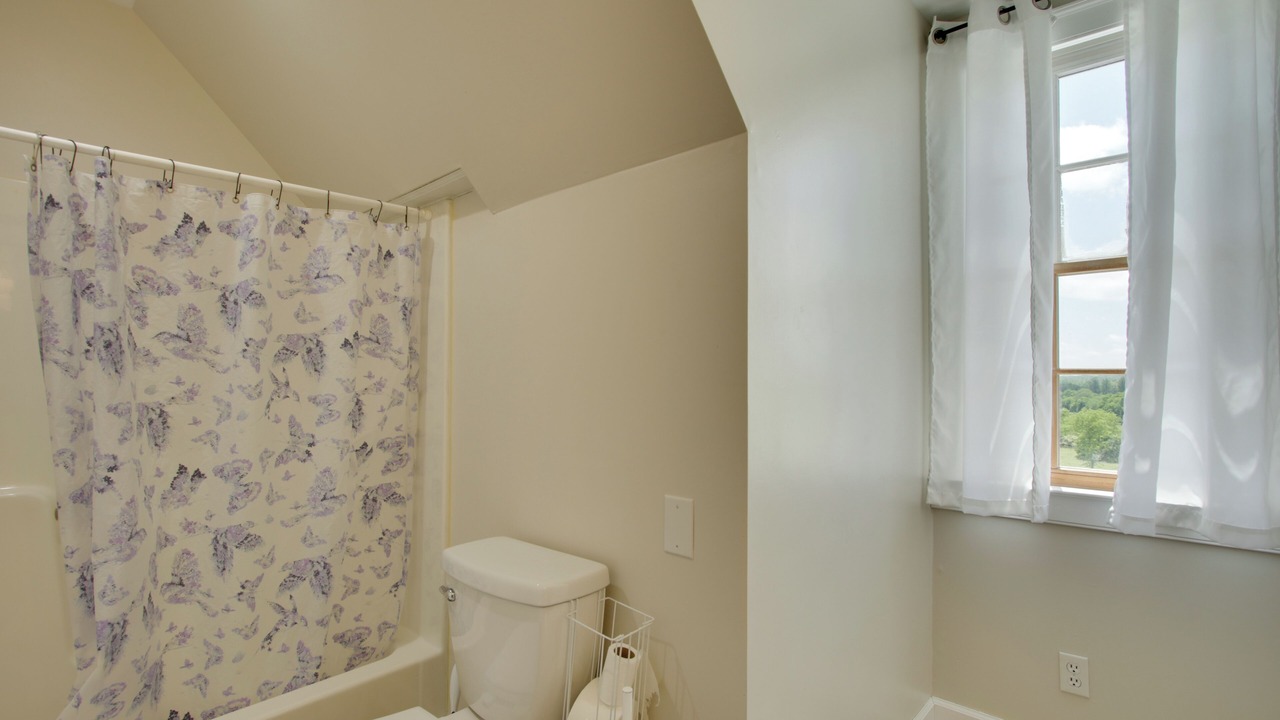 Photo of Bathroom in Lauderdale County