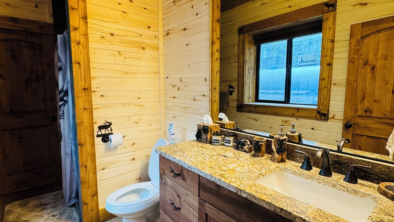 Photo of Bathroom in Island Park