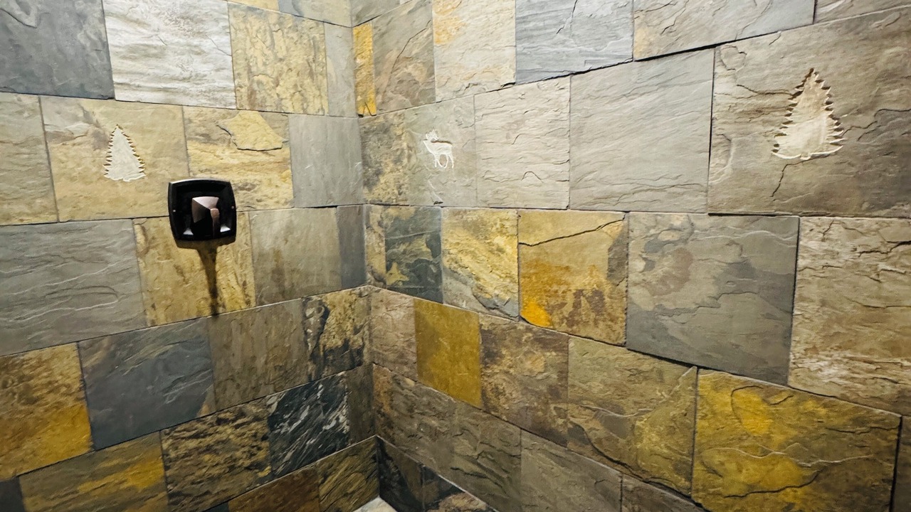 Photo of Bathroom in Island Park