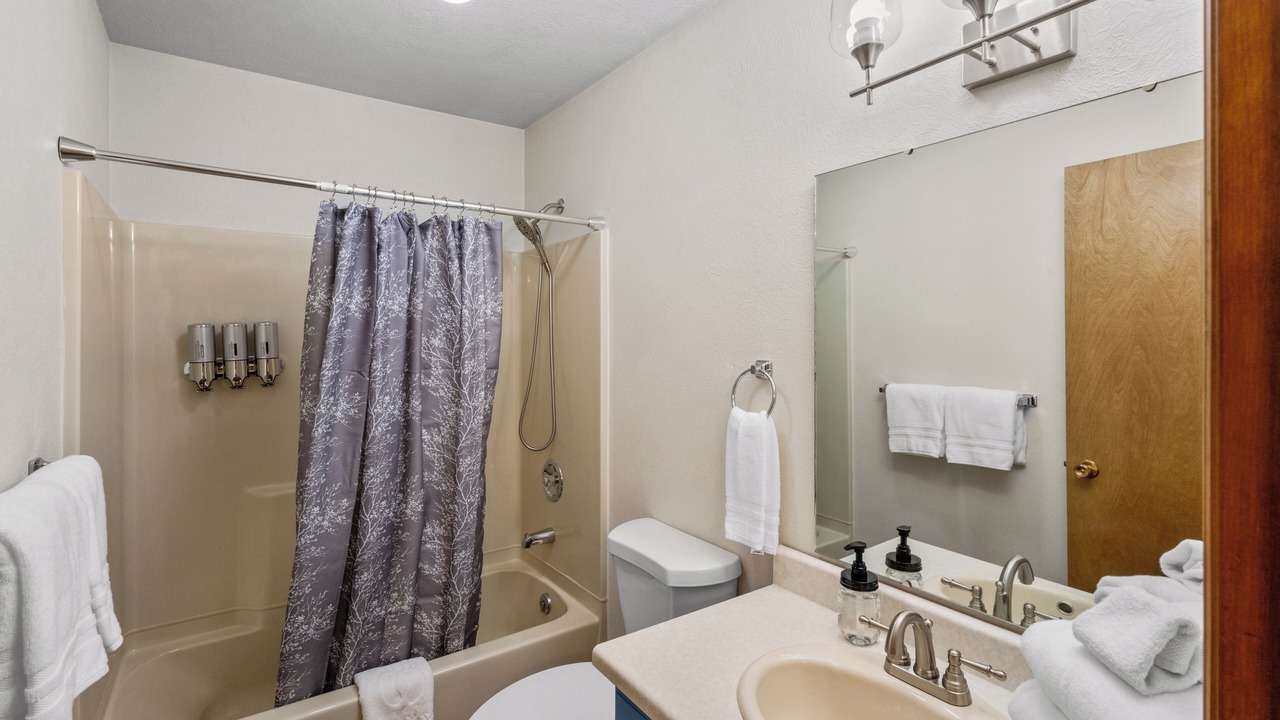 Photo of Bathroom in West Yellowstone